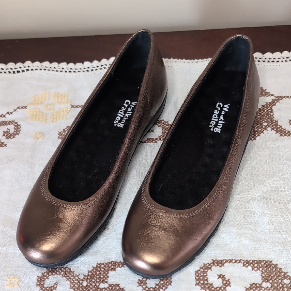 Sz 6.5 Walking Cradles Metallic Bronze Flats